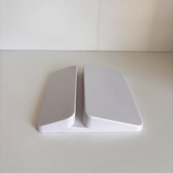 Lovevery Framed Mirror and High Contrast Black and White Picture Stand - Picture 5 of 6